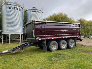 *2014 20' Cancade Triple Axel Grain Pup Trailer