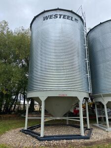 *Bin3: Westeel Bins 3200 bushel on Peloquin hopper cones