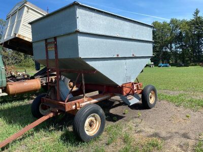 *1986 Approx 225-bushel Kendon gravity box