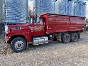 *1988 Ford LTL9000 t/a grain truck