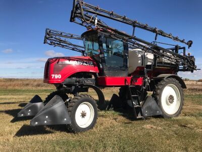 *2003 Apache 790 sp Sprayer