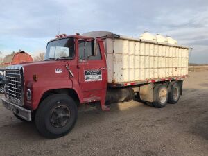 *1975 Ford 750 tag axle grain truck