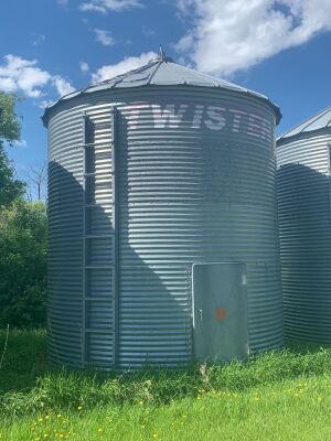 Approx-2000-bushel-Twister-flat-bottom-bin