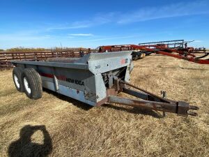 *New Idea 3632 T/A manure spreader