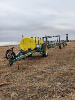 *132' Summers Sprayer w/1000-gal Tank (For more information contact McGregor Farms 204-673-2344)